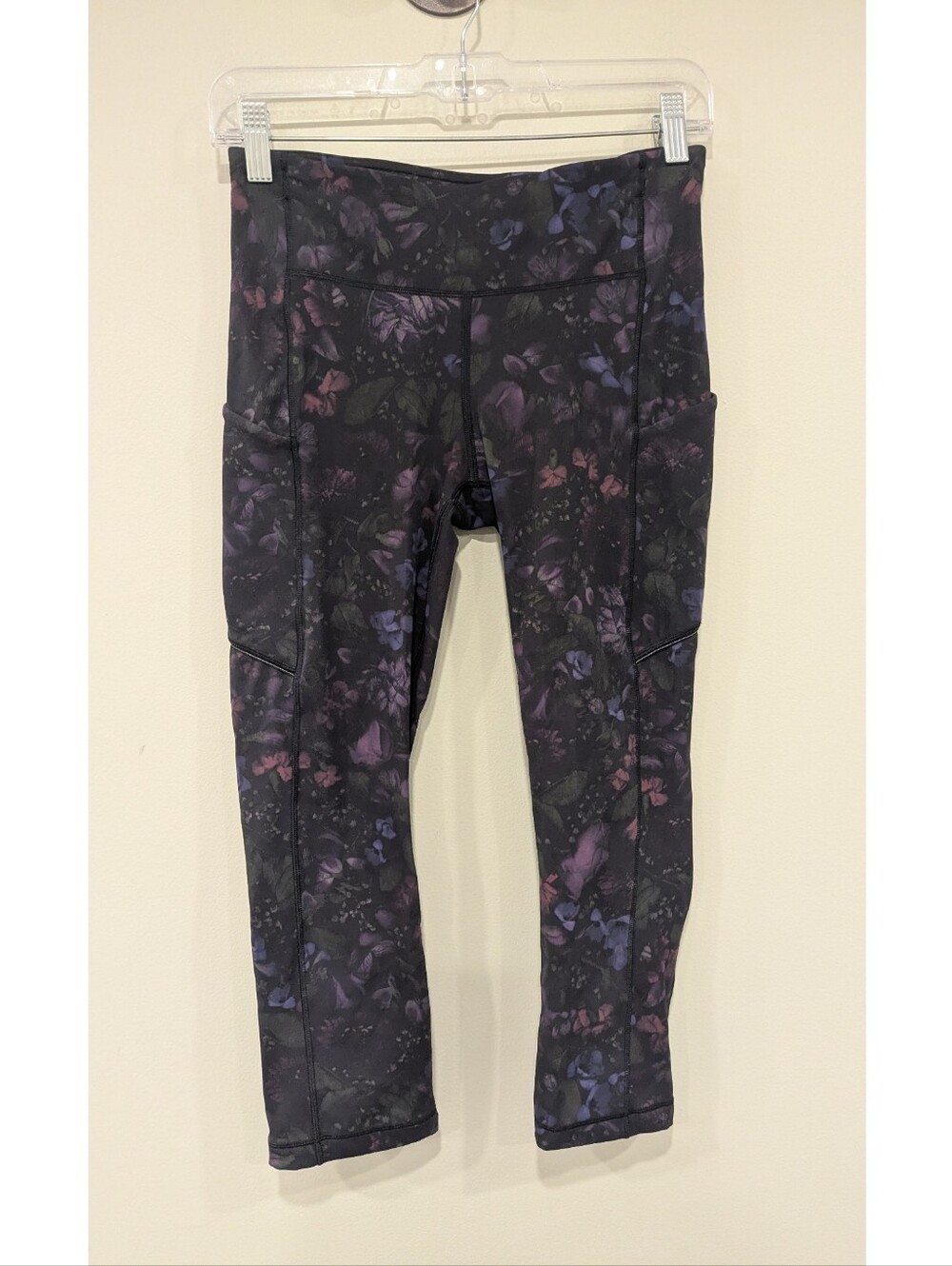 Lululemon Speed Up Crop 21" Inseam In Frozen Flourish Multi Size 6